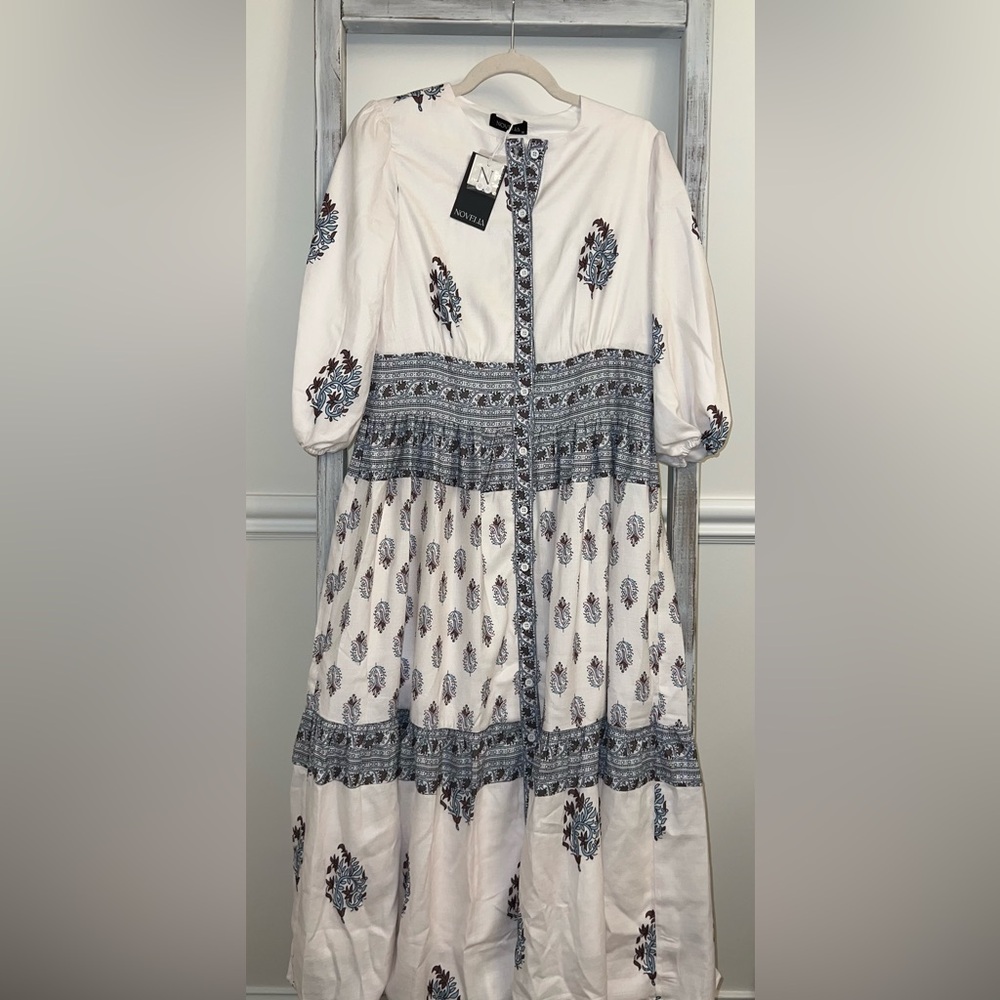 Elegant White and Blue Patterned Long Sleeve Dress Size Medium